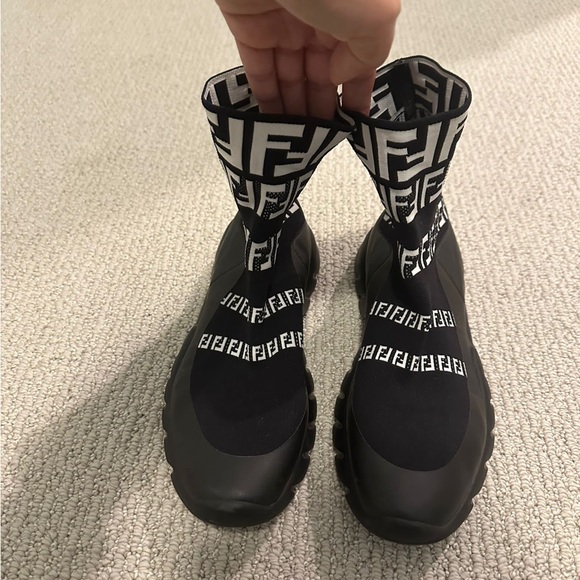 Fendi black - Picture 10 of 11